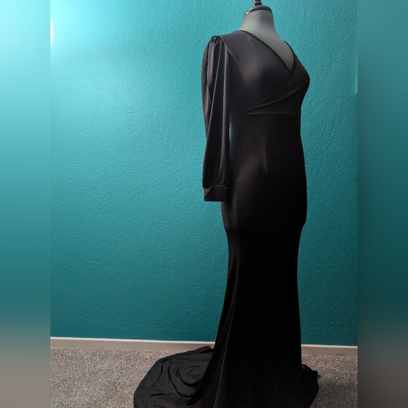 Dresses & Skirts - Elegant Black Long-Sleeve Wrap Maxi Dress